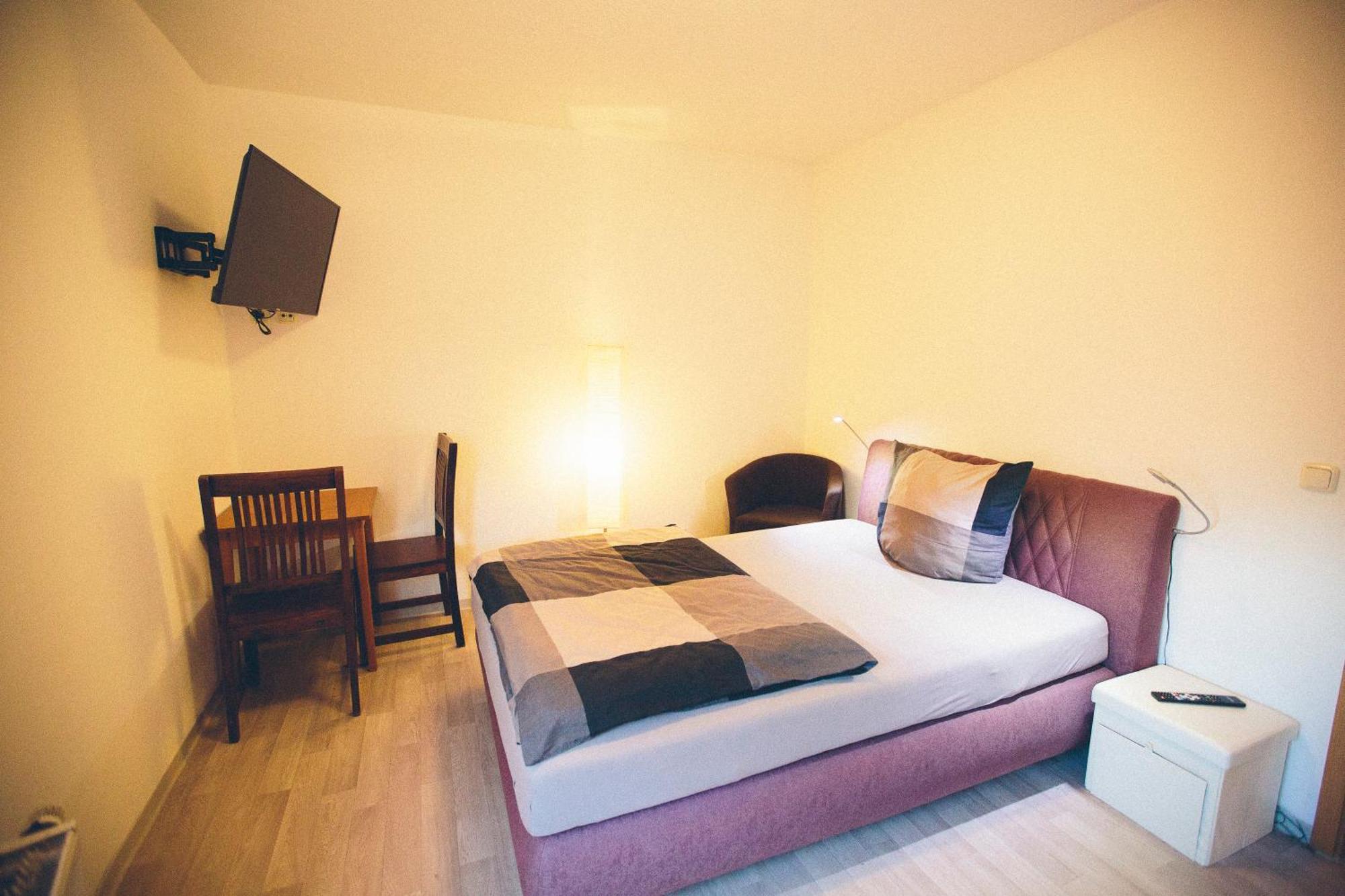 Grosse & Voll Ausgestattete Apartments, Studios, Doppelzimmer, Workspace, Parkplatz, Netflix, Prime & Schnelles Wifi In Ruhiger Lage Mit Garten Rudolstadt Exteriér fotografie