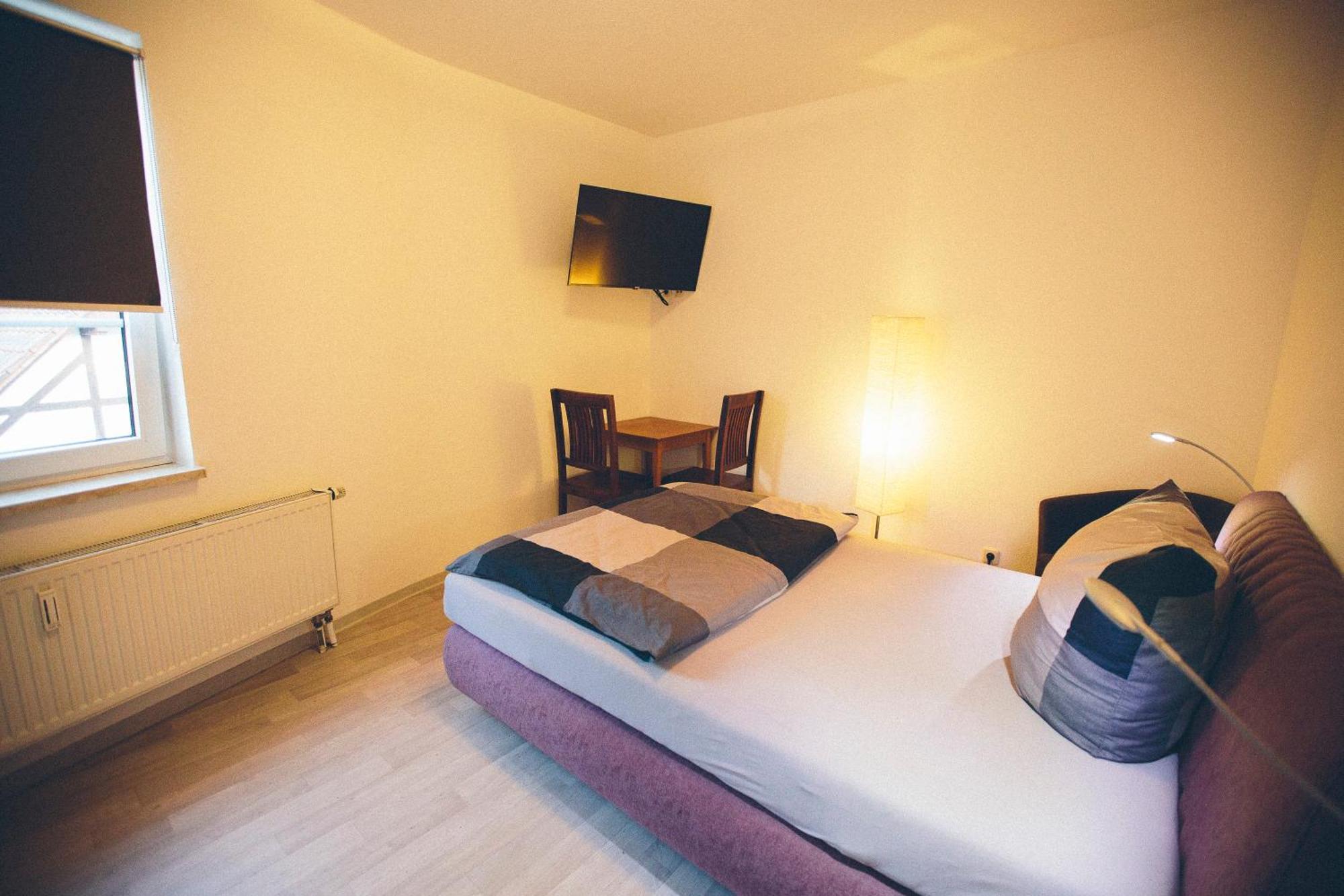 Grosse & Voll Ausgestattete Apartments, Studios, Doppelzimmer, Workspace, Parkplatz, Netflix, Prime & Schnelles Wifi In Ruhiger Lage Mit Garten Rudolstadt Exteriér fotografie